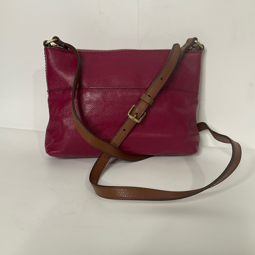 Fossil Fuchsia Leather Multi Pocket Crossbody Bag - Picture 3 of 16